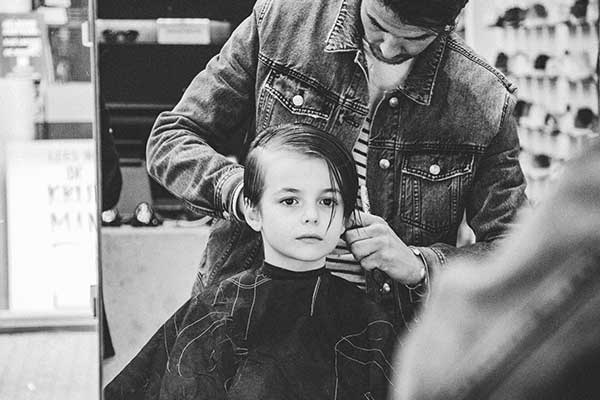 Lemon Tree is the hair salon open today near you that provides the best services on a walk-in basis.